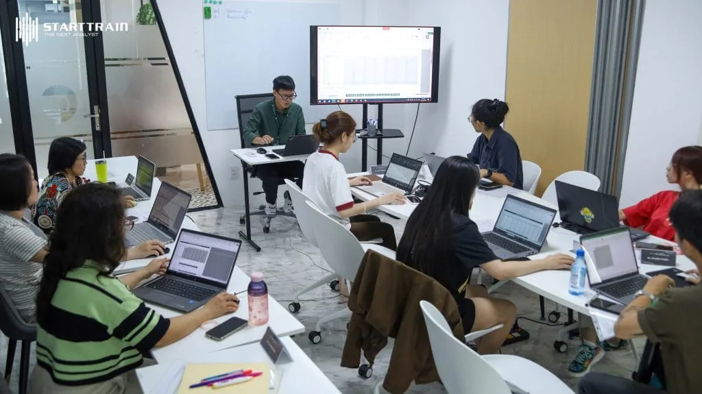 Học viên tham gia đào tạo tại trung tâm Starttrain