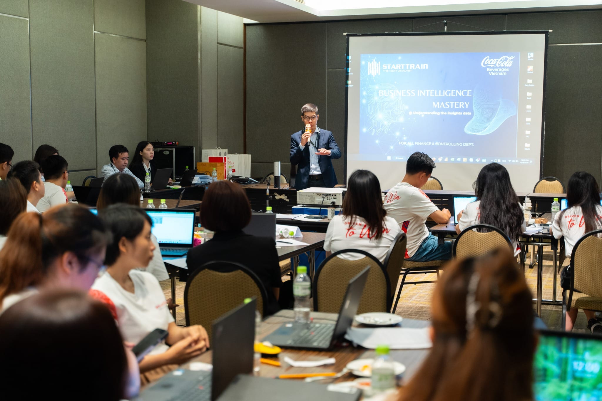 Top 7 công ty đào tạo doanh nghiệp uy tín tại Việt Nam 2 STARTTRAIN – Coca-Cola Vietnam