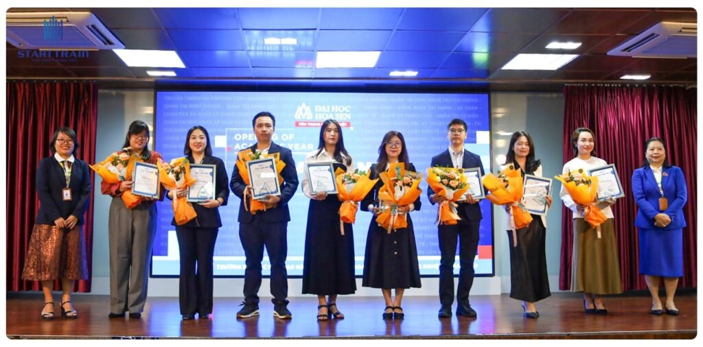 khai giảng đại học Hoa Sen