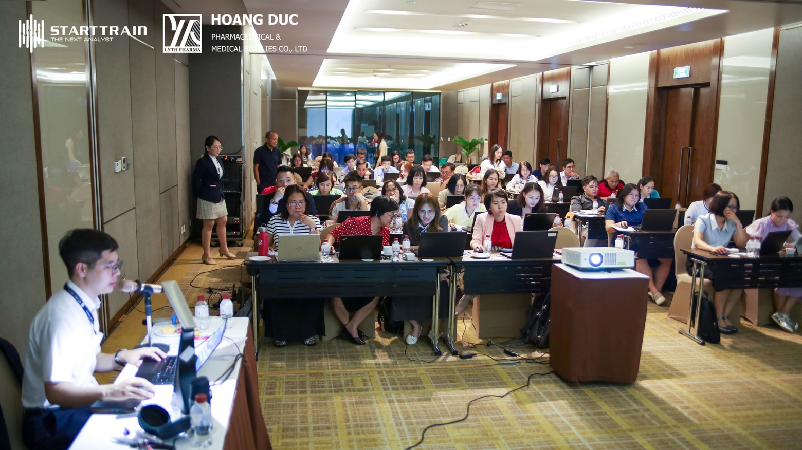 Đào tạo doanh nghiệp: Starttrain & Dược Phẩm Hoàng Đức