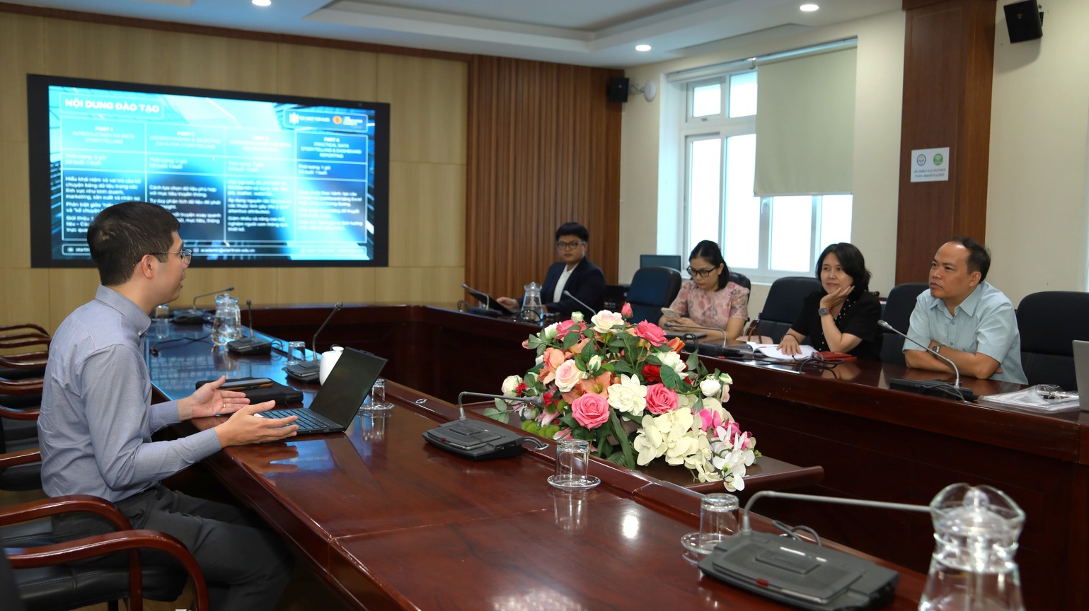 đại học Kinh Tế Huế
