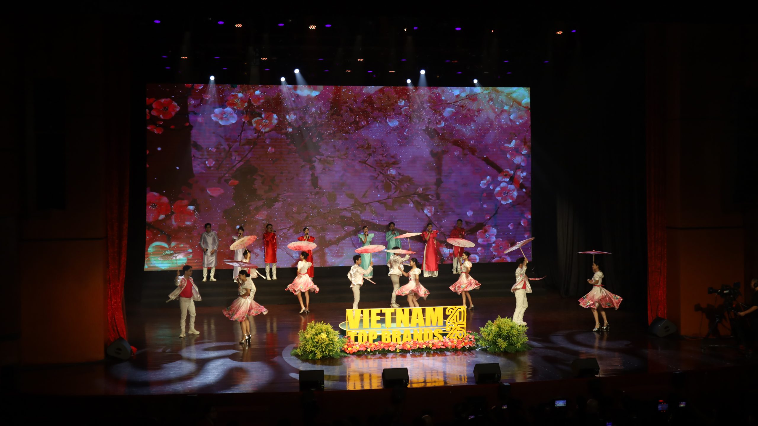 TOP THƯƠNG HIỆU HÀNG ĐẦU VIỆT NAM 2025