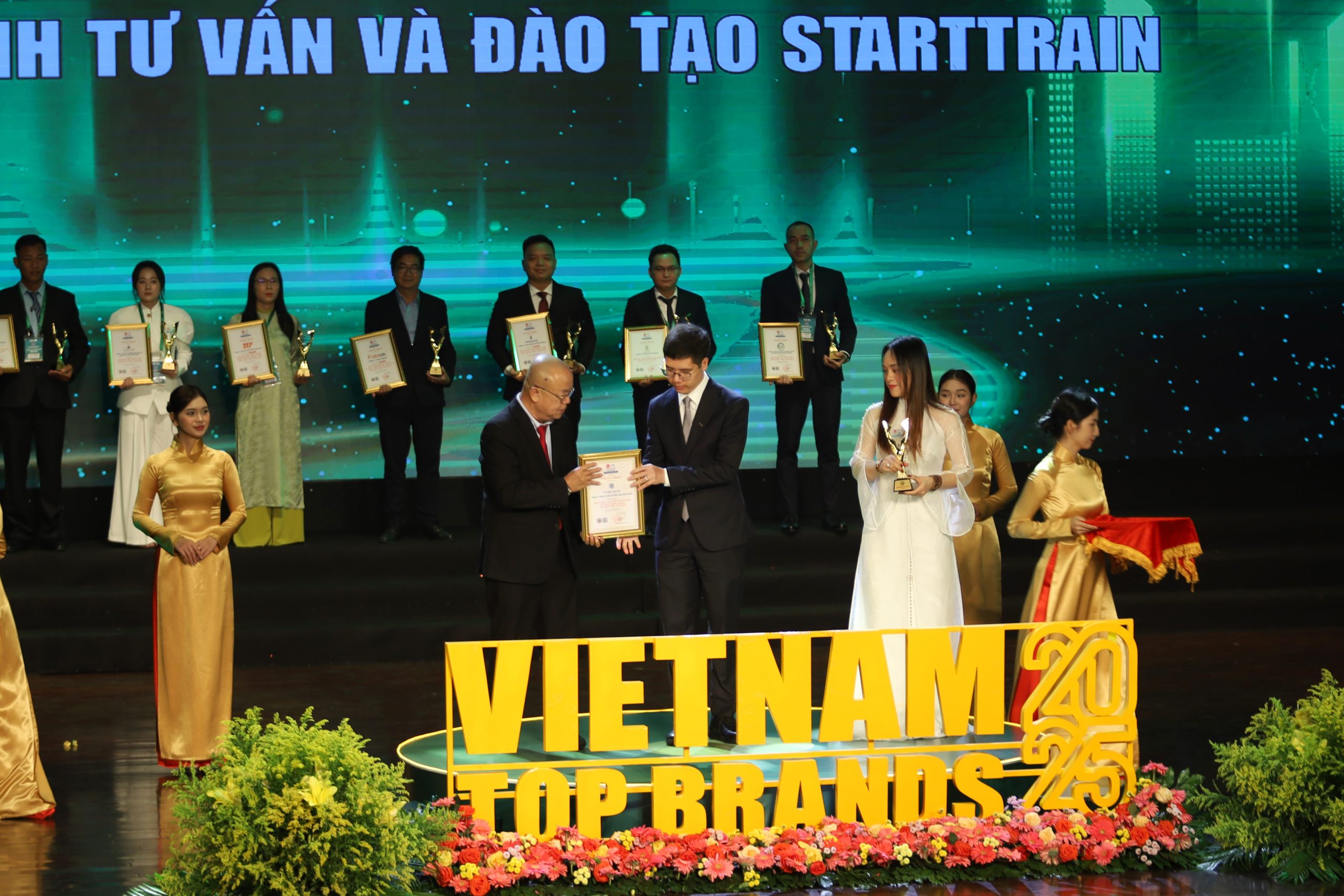 TOP THƯƠNG HIỆU HÀNG ĐẦU VIỆT NAM 2025