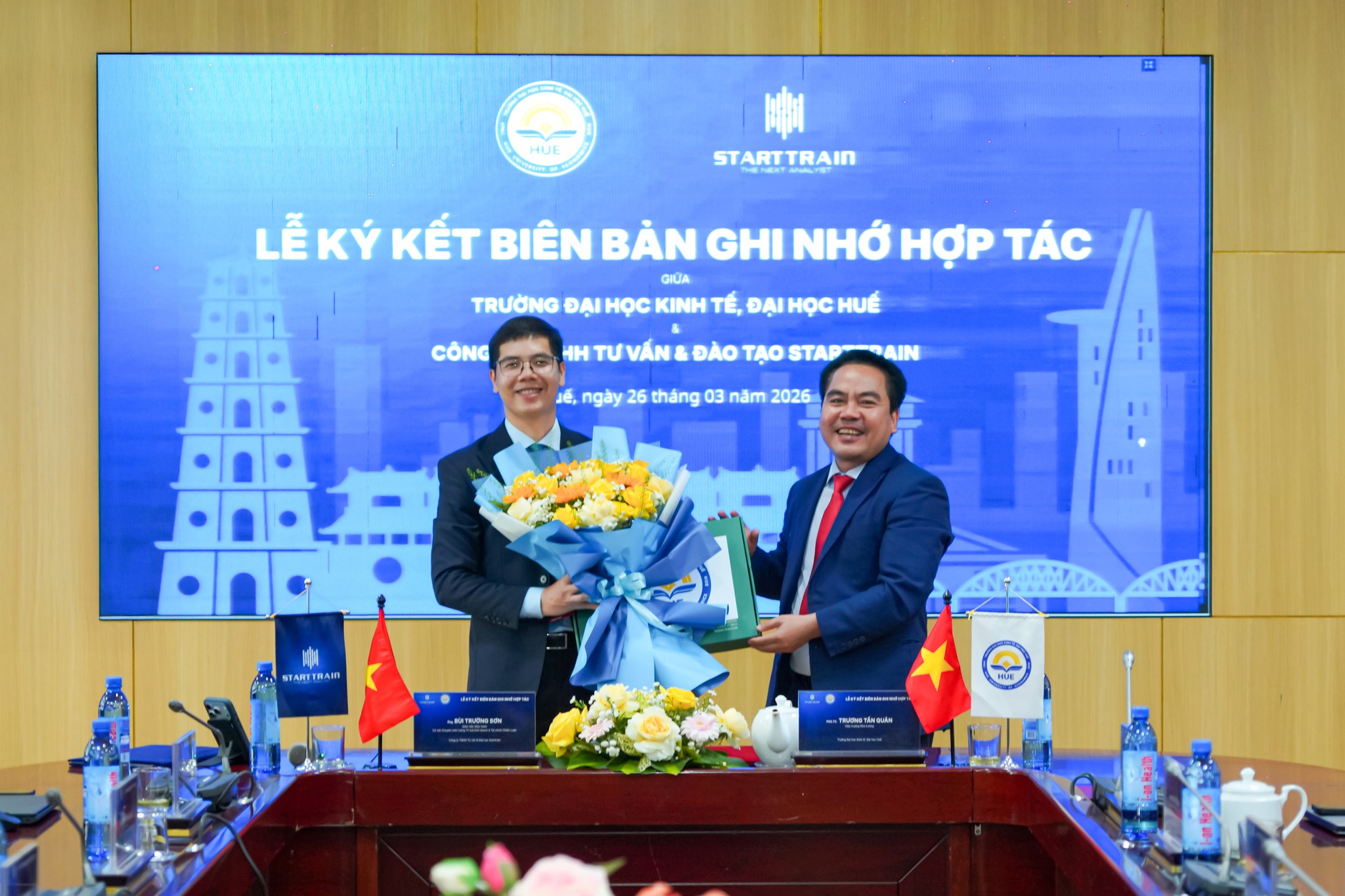 Starttrain & Đại học Kinh tế (HUE)