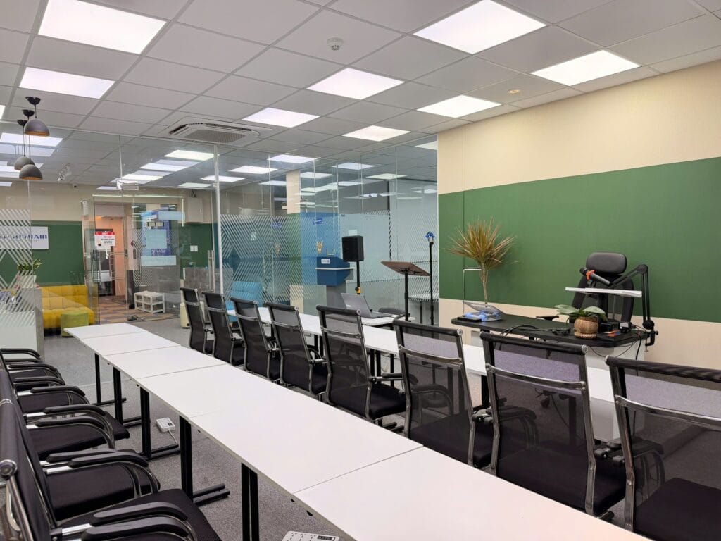 STARTTRAIN LEARNING HUB