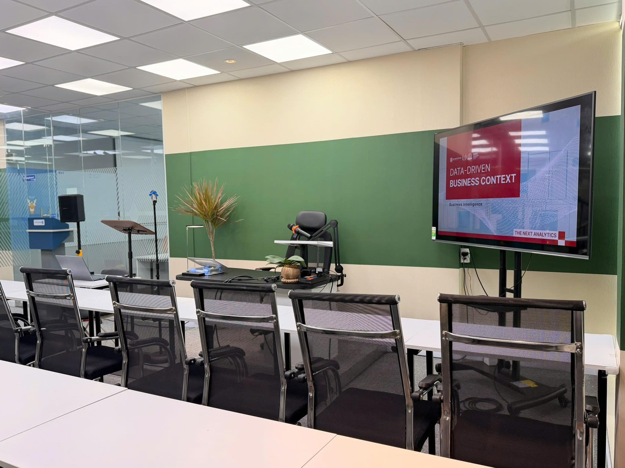 STARTTRAIN LEARNING HUB