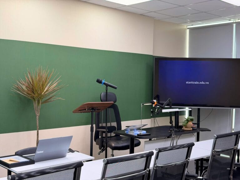 STARTTRAIN LEARNING HUB