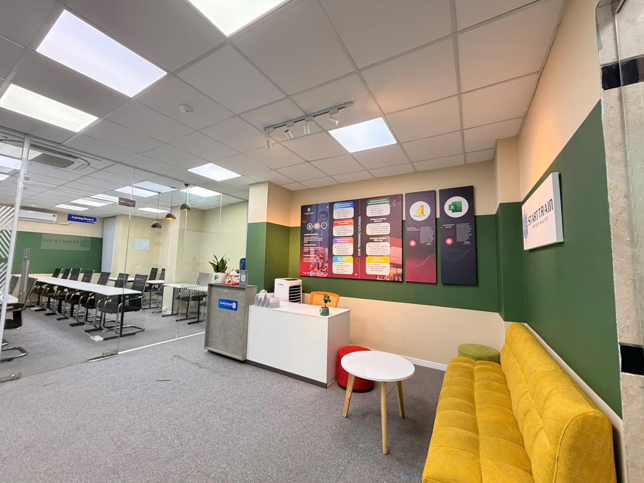 STARTTRAIN LEARNING HUB