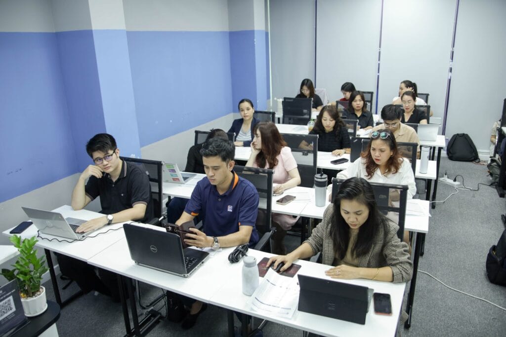 Lớp public