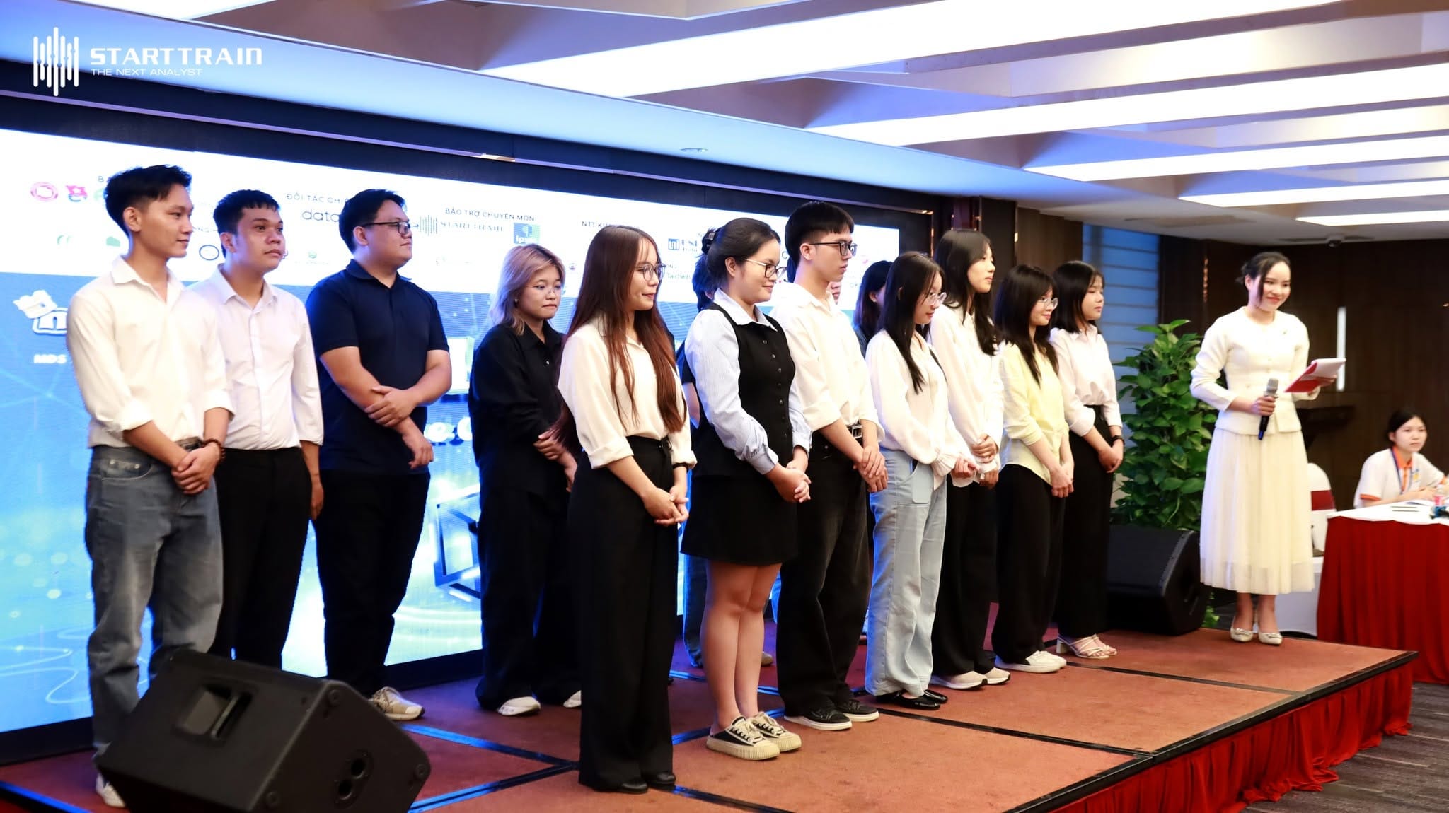 chung-ket-myinsight-mds-datathon-challenge-2026