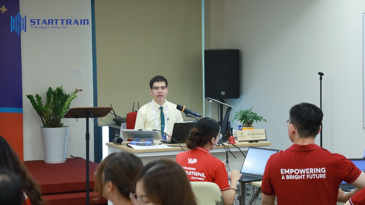 Chương Trình Data-Driven Decision Making Của Starttrain