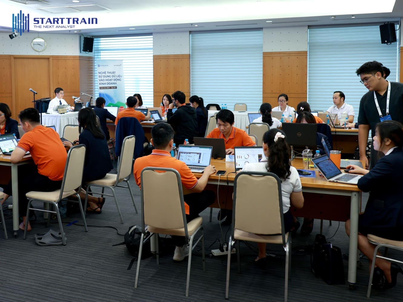 Starttrain hợp tác đào tạo ngân hàng SACOMBANK