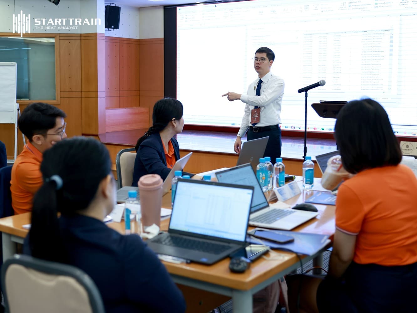 Starttrain hợp tác đào tạo ngân hàng SACOMBANK