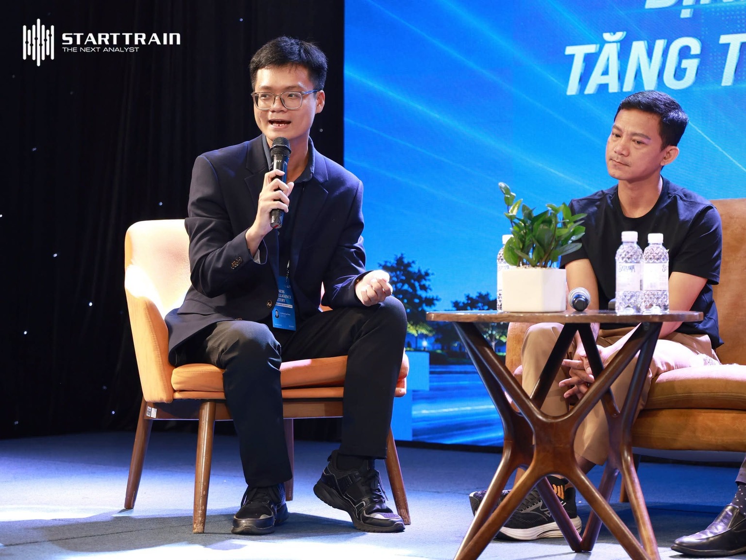 Starttrain Đồng Hành Cùng ĐH Hoa Sen Đẩy Mạnh Ứng Dụng AI 5 Ứng dụng AI trong giáo dục đại học